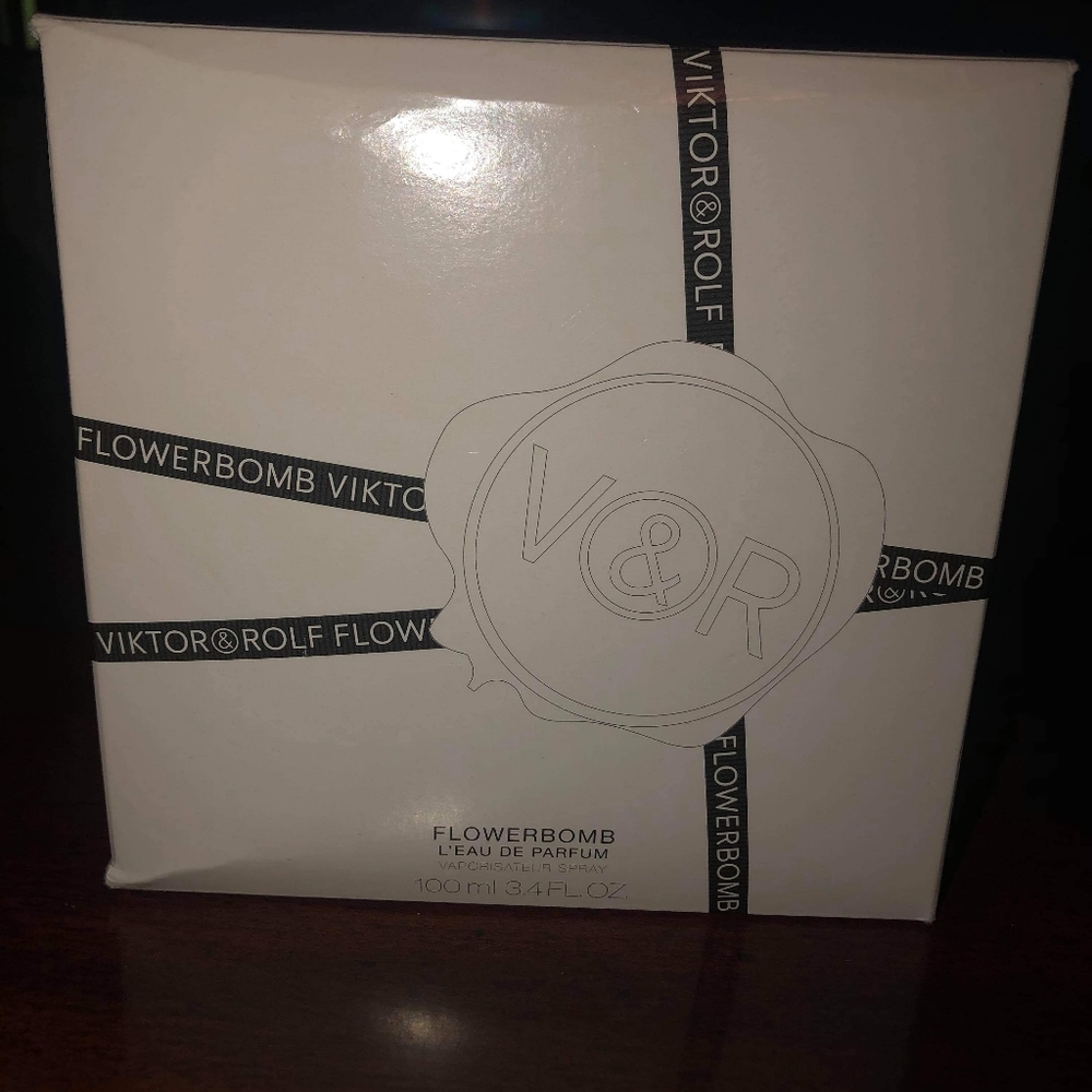 VIKTOR&ROLF